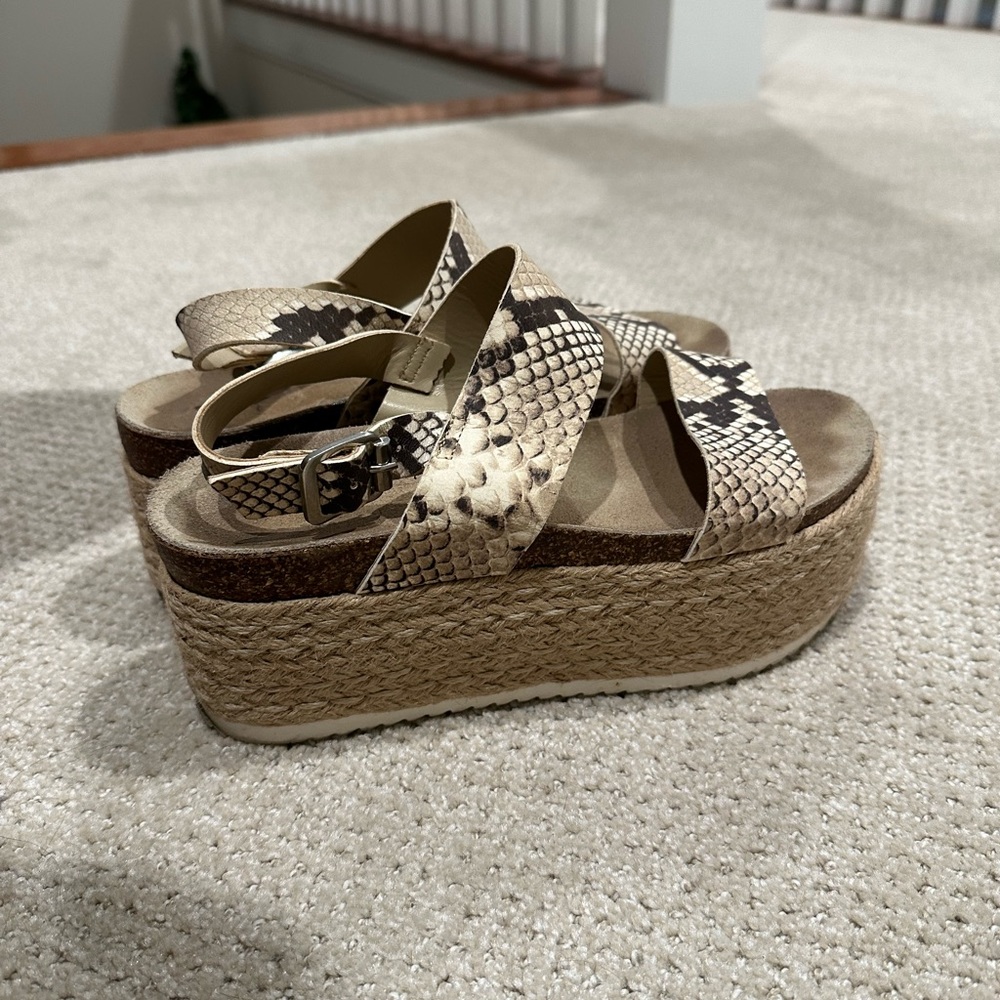 Steve Madden platform sandals